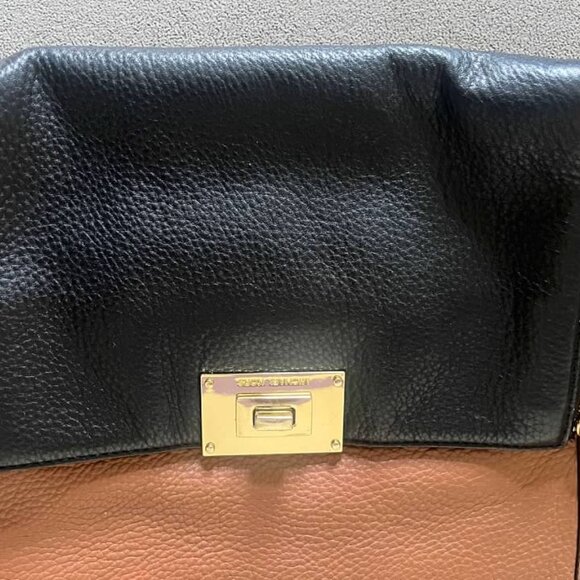 Michael Kors Handbag - Picture 4 of 9